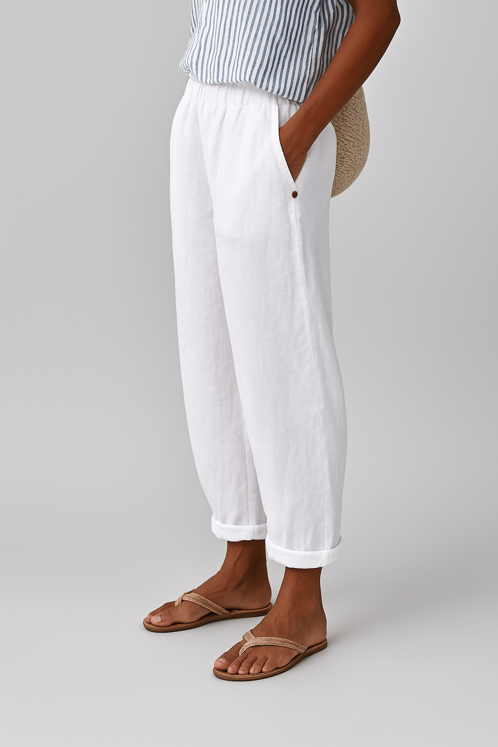 Women's Cropped Pants with Side Pockets and Straight Leg