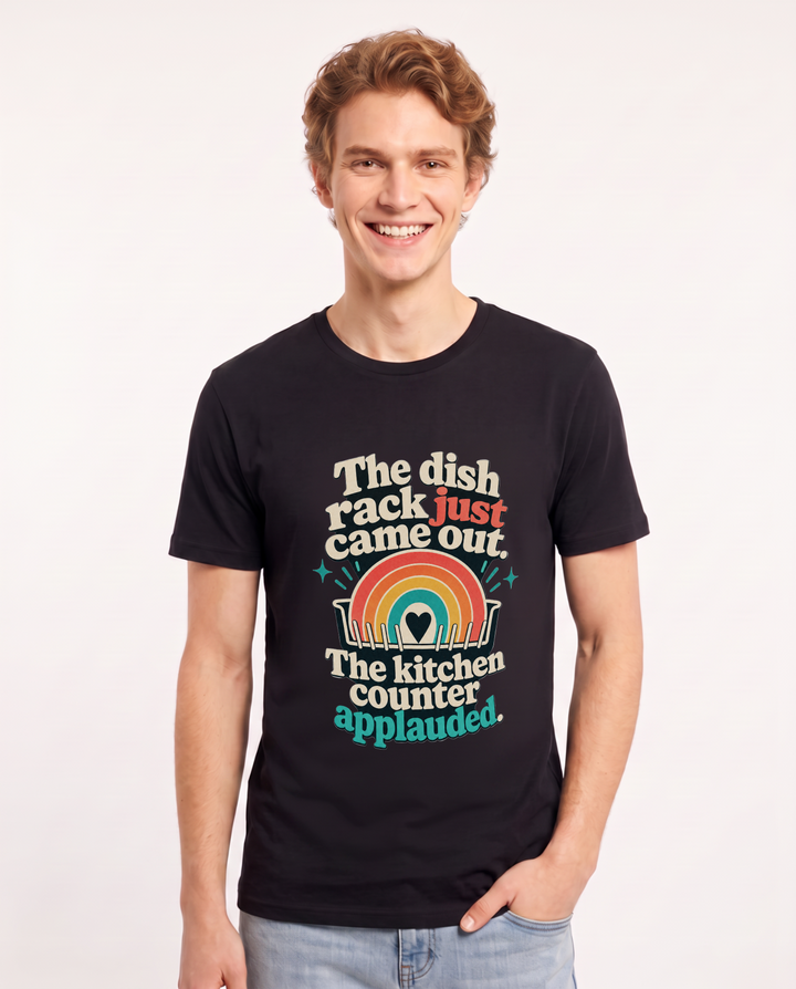 The dish rack just came out. The kitchen counter applauded. Men's Black T-Shirt product image 2