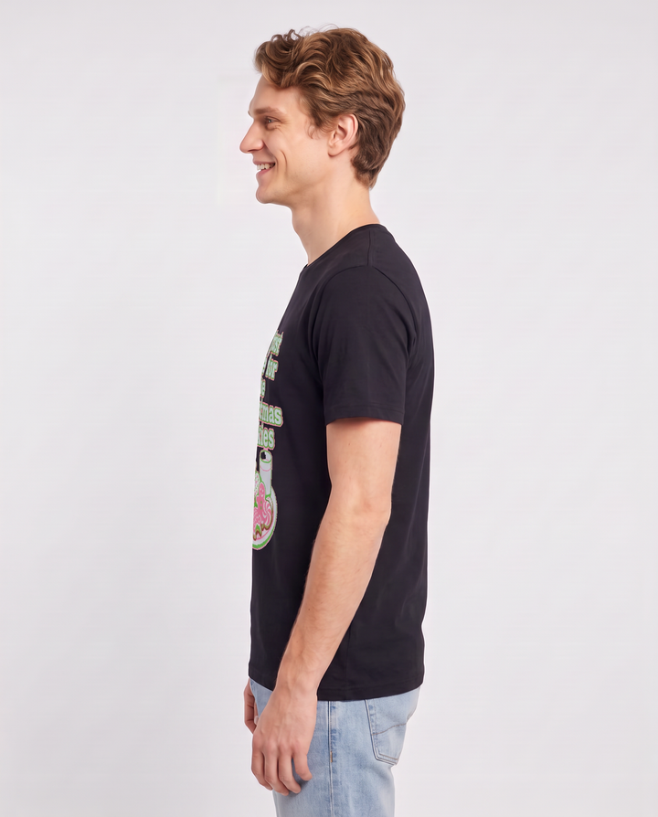 I'm just here for the Christmas cookies - Men's Black T-Shirt product image 3